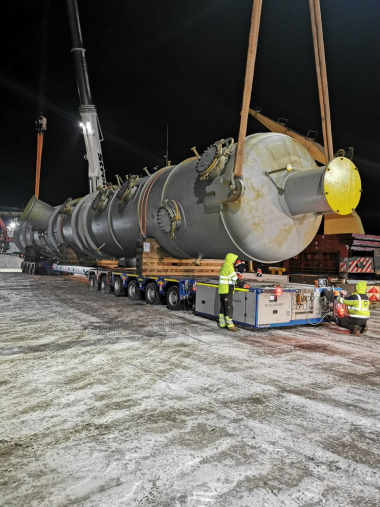 Working weekend in winter conditions with oversized cargoes 