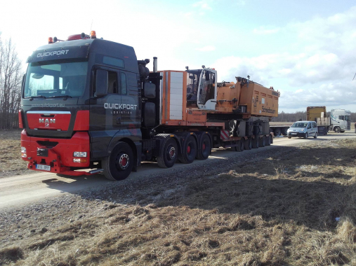 Transporting of 42tn Liebherr crane 